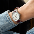 a77320e61a2p2-navitimer-32-whiteredalligator-wrist-shot-ecom.png