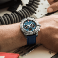ab0147101c1x1-avenger-b01-chronograph-44-on-wrist.png