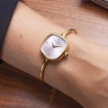 17207BP11_porte_montre_herbelin_plaque_or_jaune_femme.webp