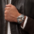ab0134101k1a1-chronomat-b01-42-on-wrist.jpg